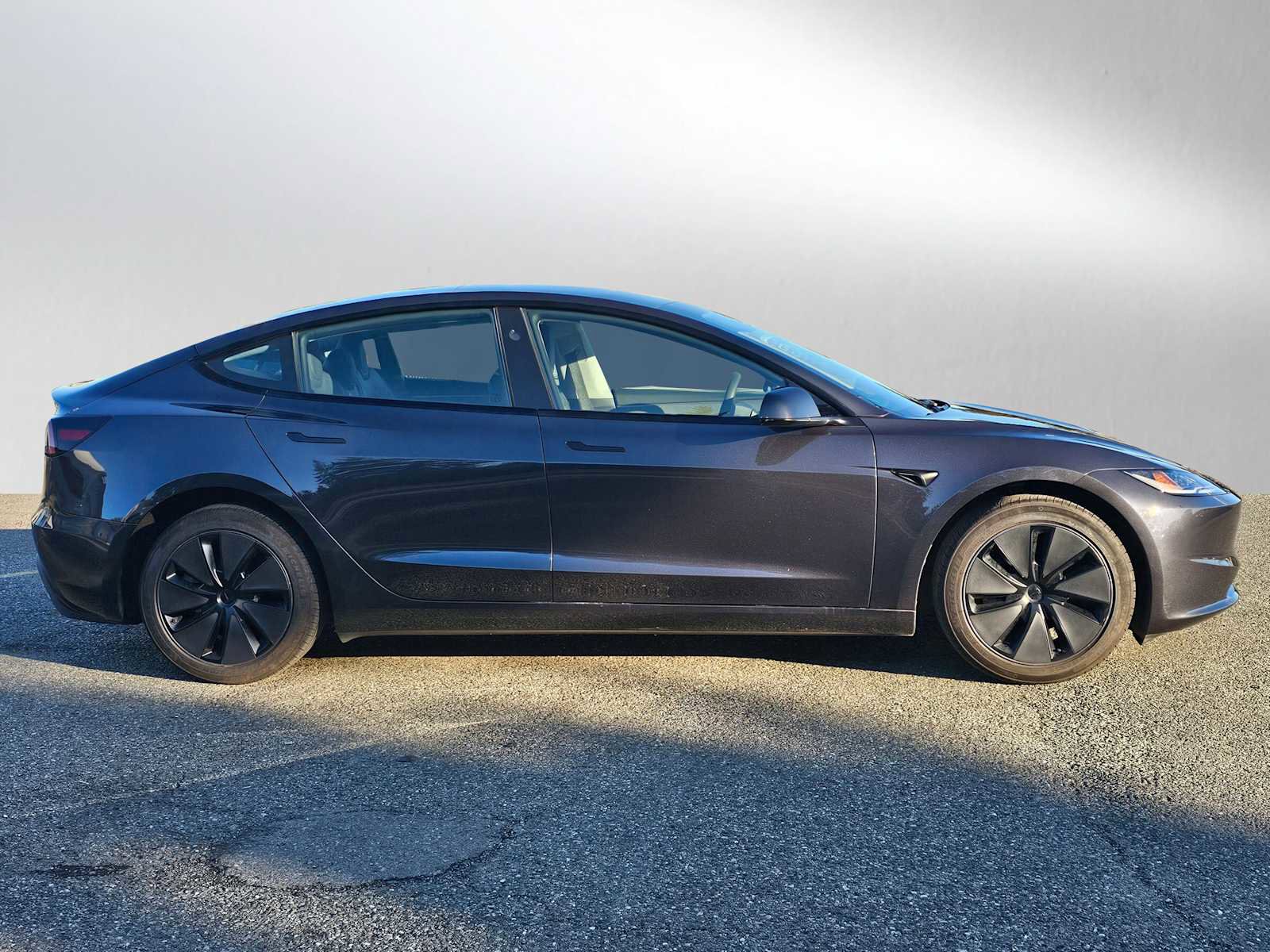 Used 2024 Tesla Model 3 Standard Range image 2