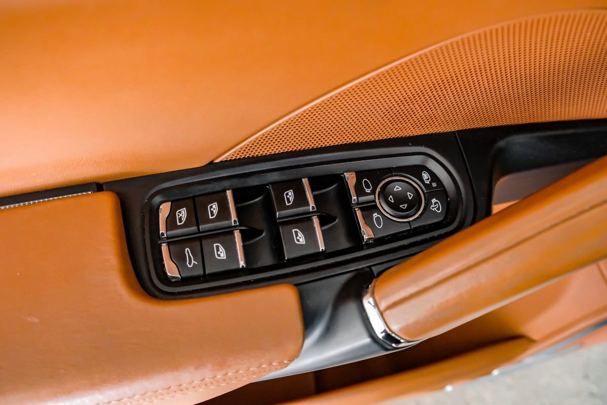 Used 2018 Porsche Cayenne Turbo image 44