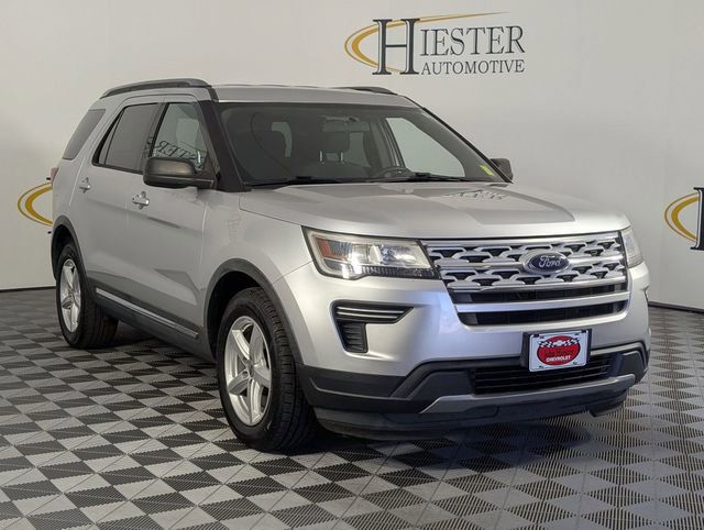 Used 2019 Ford Explorer XLT FWD image 2