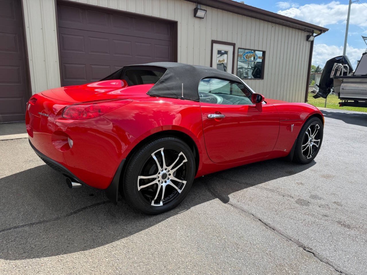 Used 2006 Pontiac Solstice Convertible w/ Premium Package RWD image 12