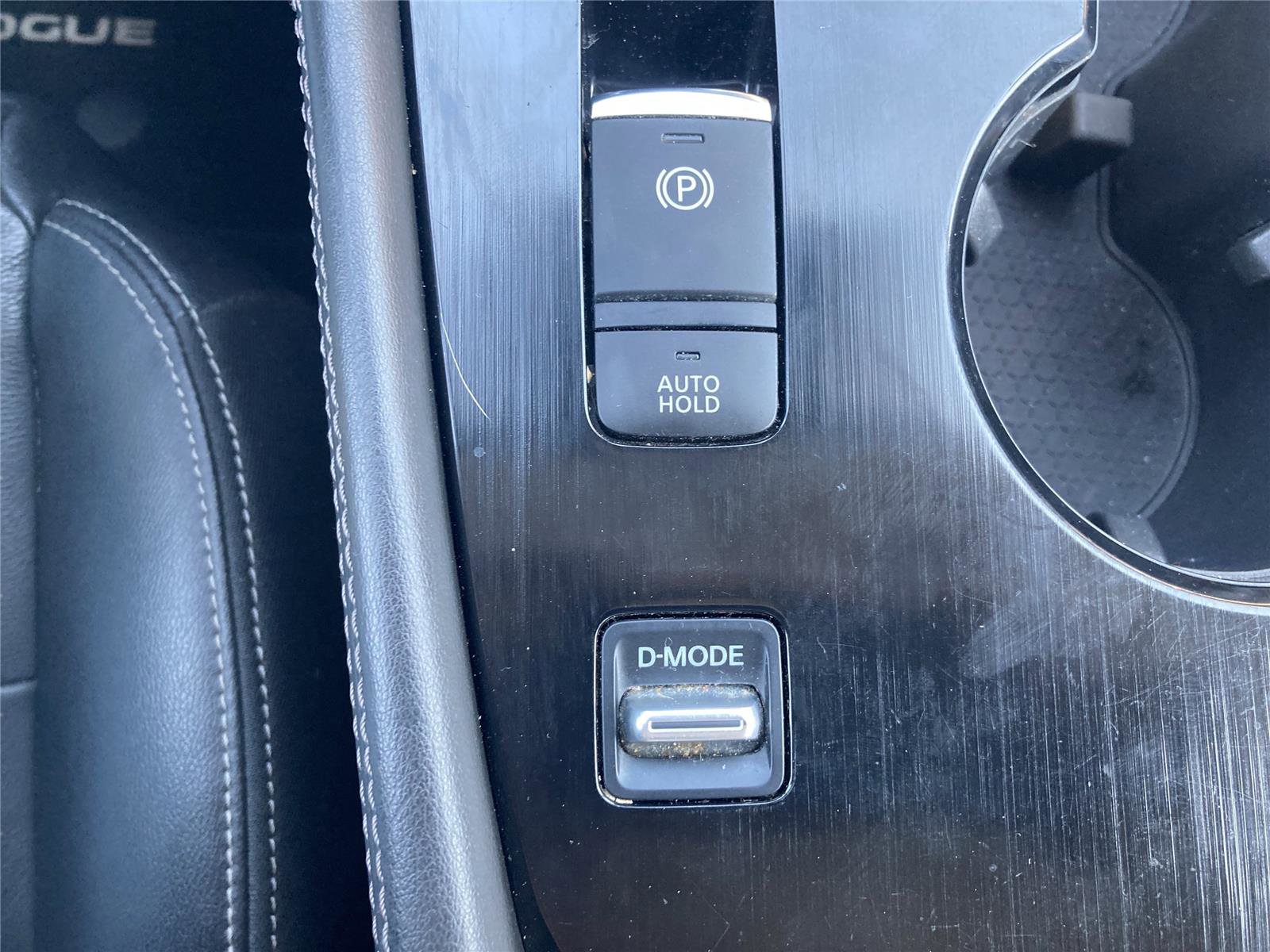 Used 2021 Nissan Rogue SL w/ Premium Package image 13