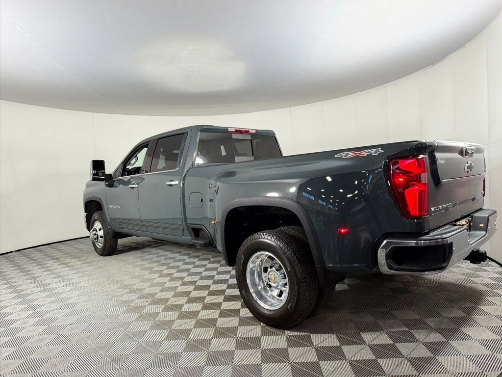 Used 2026 Chevrolet Silverado 3500 LTZ w/ LTZ Plus Package image 8