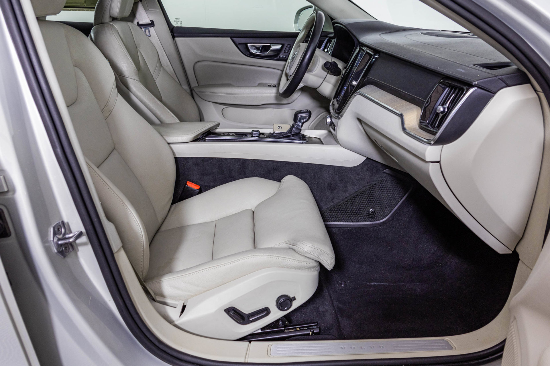 Used 2019 Volvo S60 T5 Inscription FWD image 47