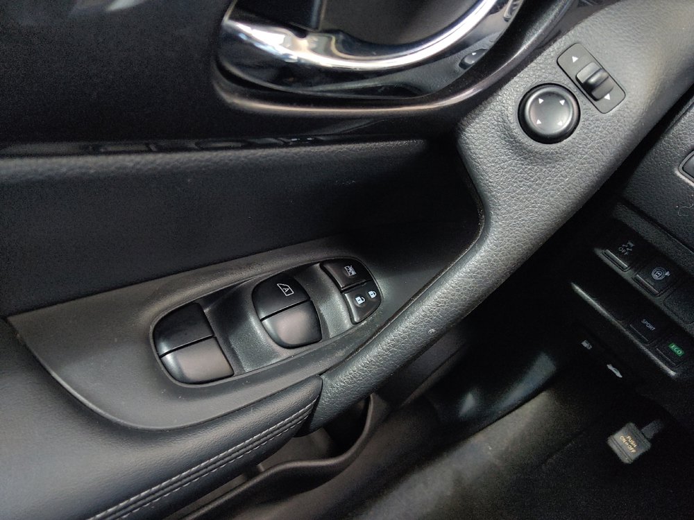 Used 2017 Nissan Rogue S w/ Appearance Package image 27