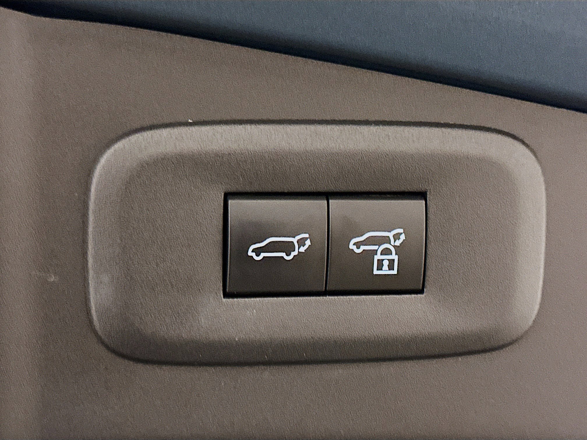 Used 2023 Lexus RZ 450e Premium w/ Accessory Package (Z1) image 32