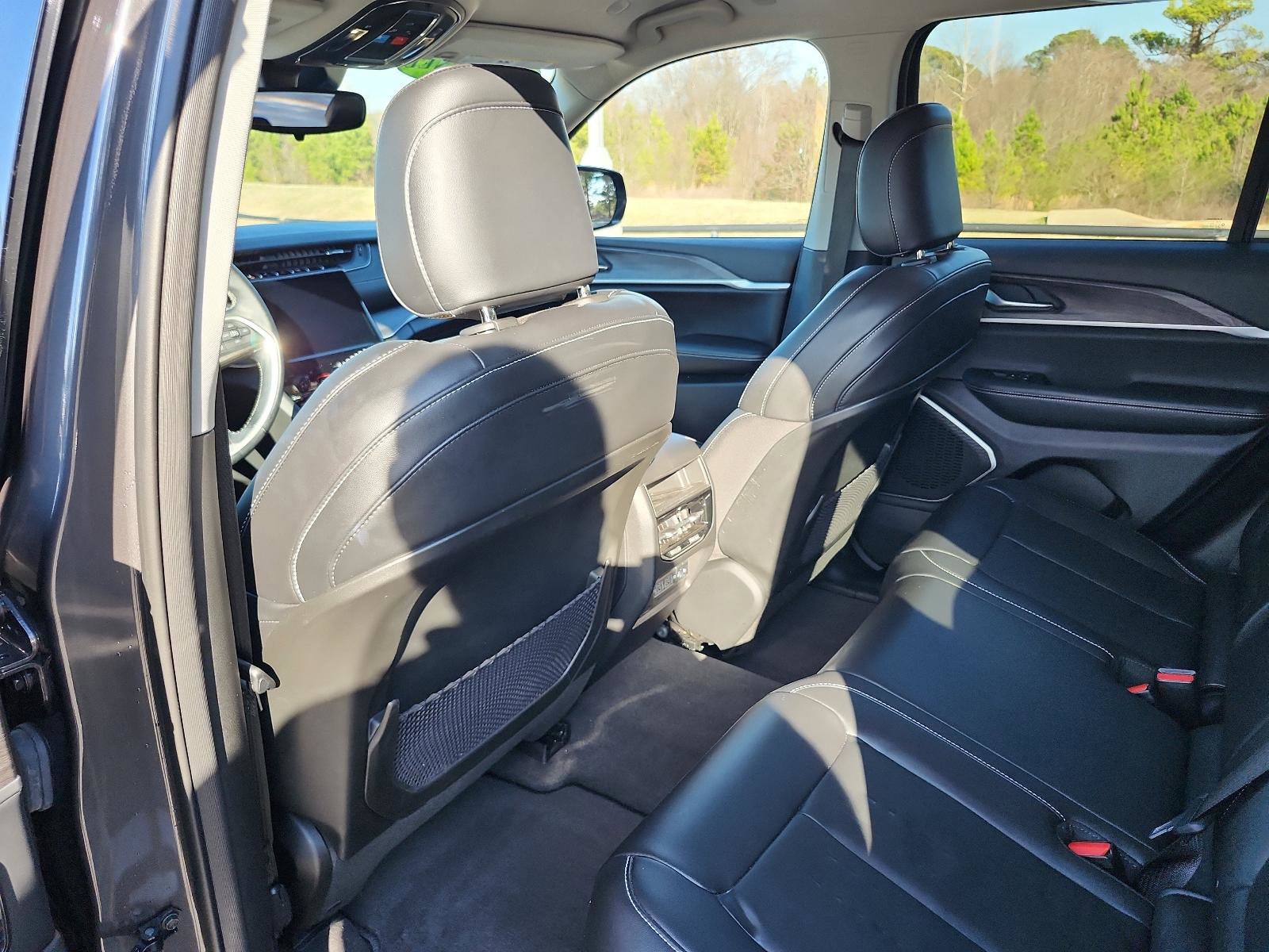 Used 2022 Jeep Grand Cherokee Limited w/ Trailer Tow Prep Group (B) image 12