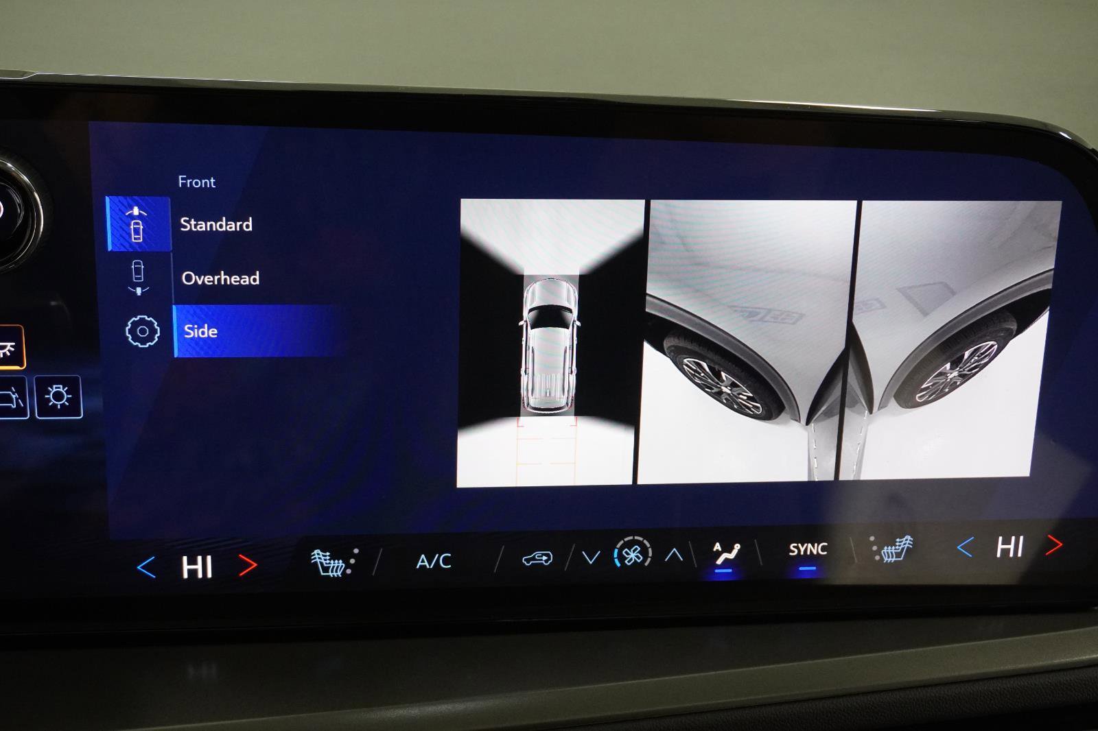 New 2026 Chevrolet Traverse LT w/ Sun and Wheel Package image 35