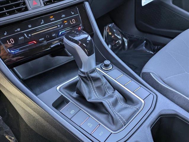 Used 2025 Volkswagen Jetta Sport image 12