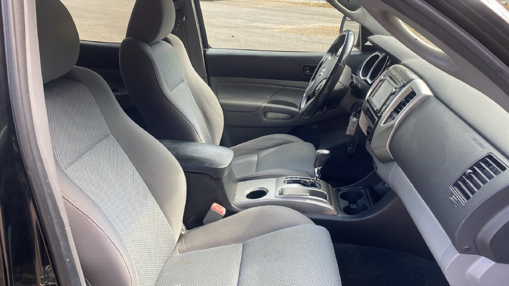Used 2015 Toyota Tacoma PreRunner w/ TRD Sport Package RWD image 12