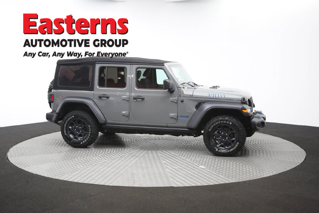 Used 2023 Jeep Wrangler Unlimited w/ Cold Weather Group AWD/4WD image 50