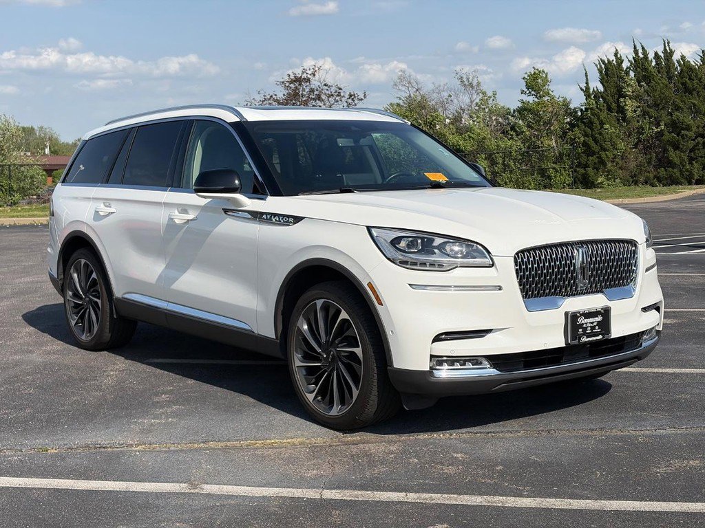 Used 2023 Lincoln Aviator Reserve w/ Equipment Group 201A AWD/4WD image 3