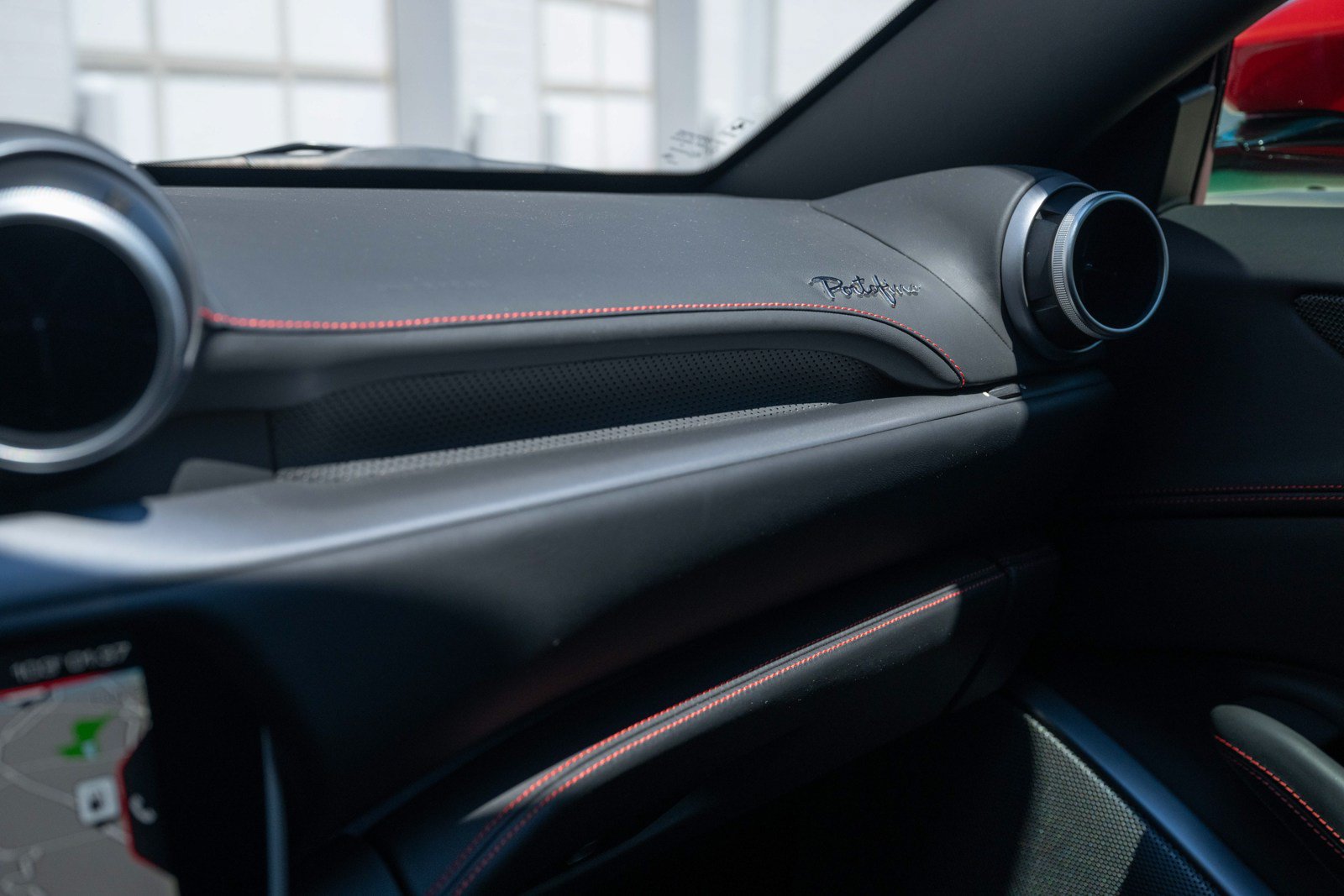 Used 2019 Ferrari Portofino RWD image 51