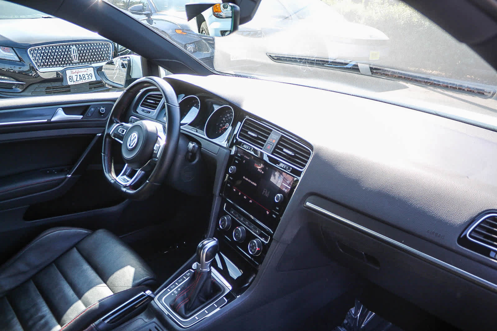 Used 2019 Volkswagen GTI SE FWD image 21