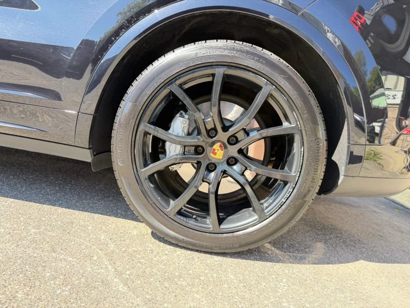 Used 2019 Porsche Cayenne Turbo AWD/4WD image 36