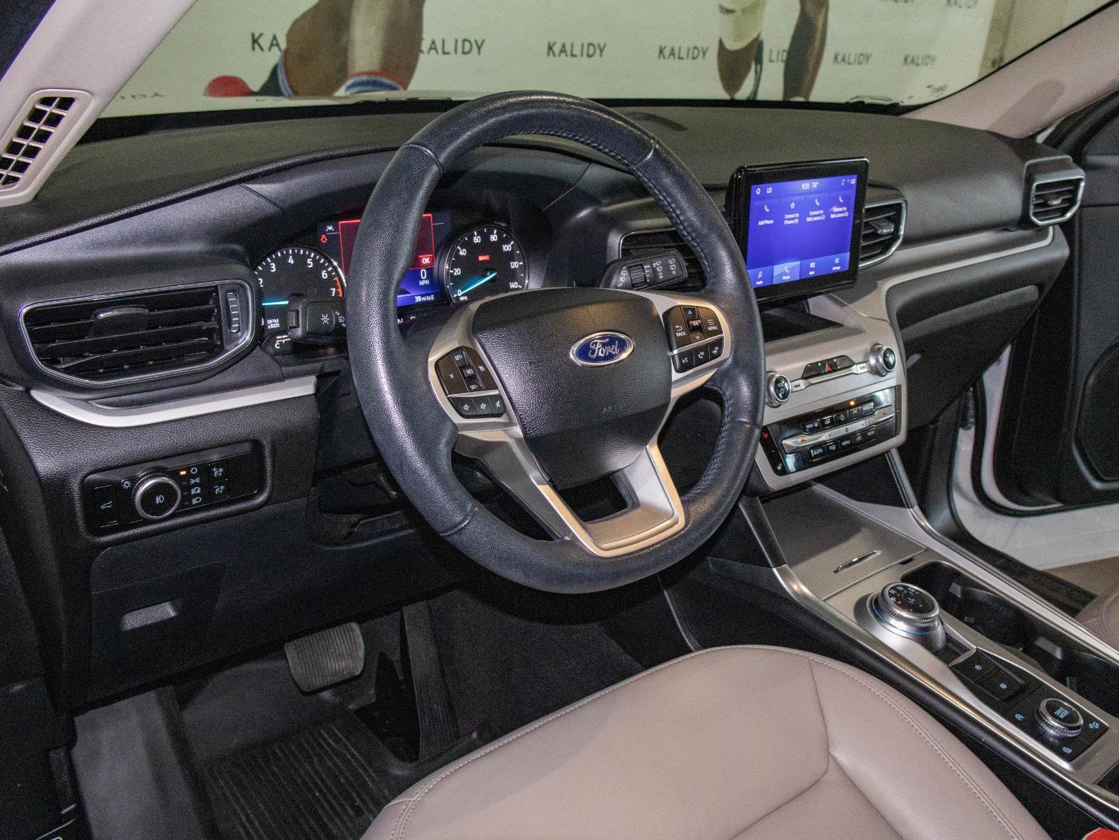 Used 2023 Ford Explorer XLT w/ Equipment Group 202A image 5