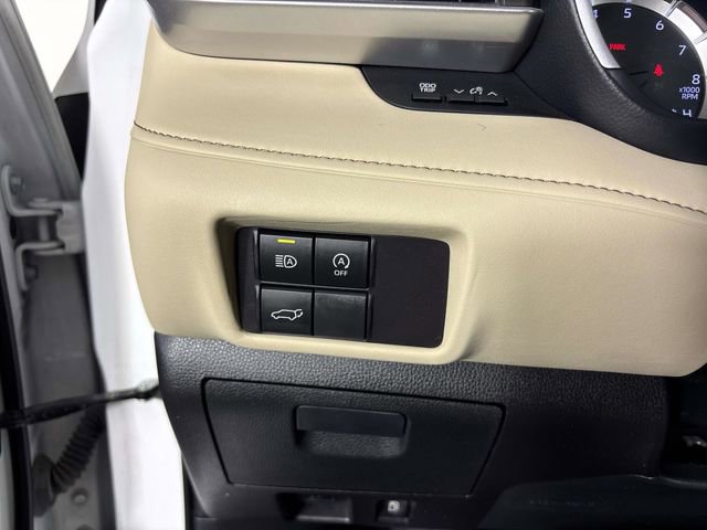 Used 2023 Toyota Highlander XLE AWD/4WD image 18