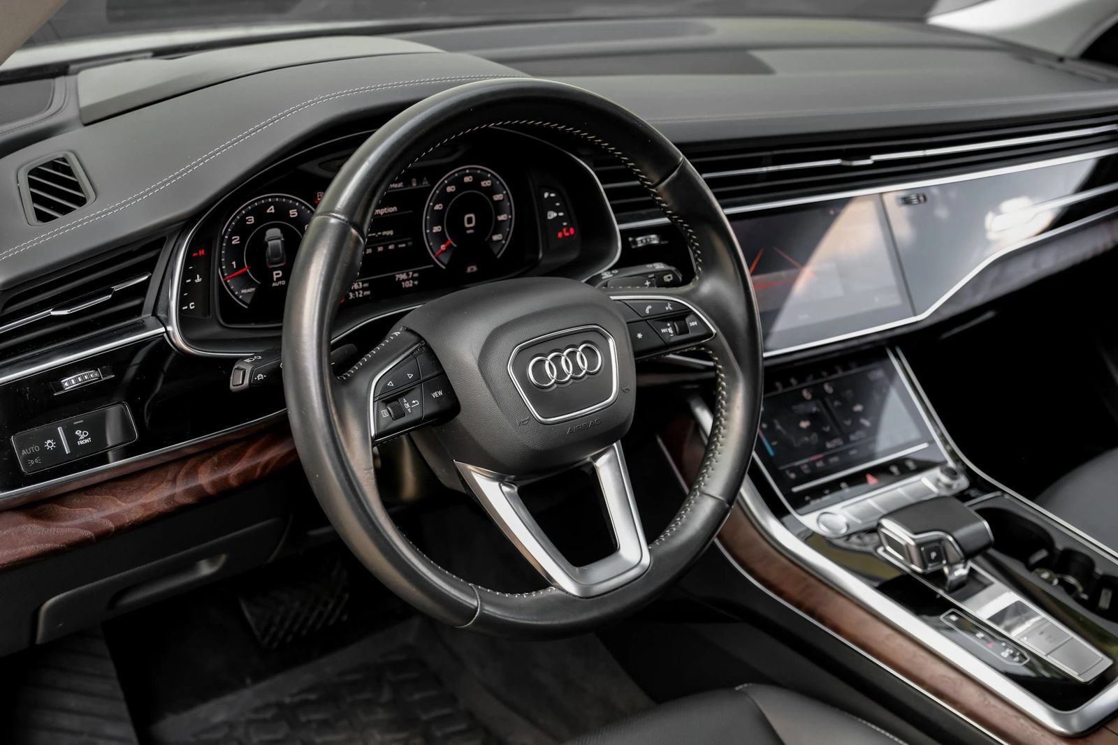 Used 2020 Audi Q8 Prestige w/ Prestige Package AWD/4WD image 15