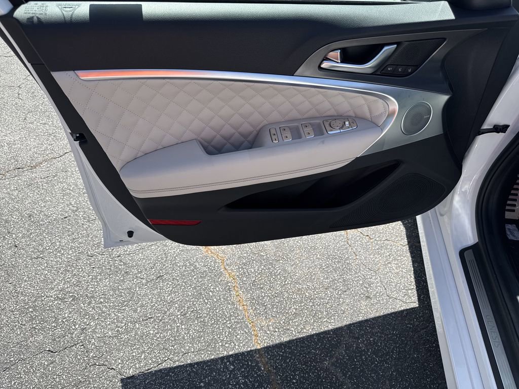 New 2025 Genesis G70 3.3T Advanced w/ Sport Prestige Package image 10