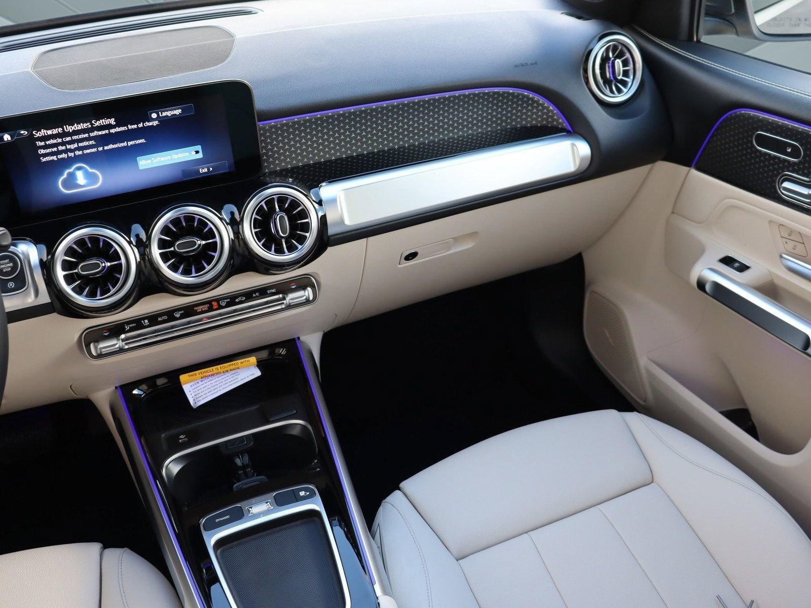 Used 2025 Mercedes-Benz GLB 250 image 28