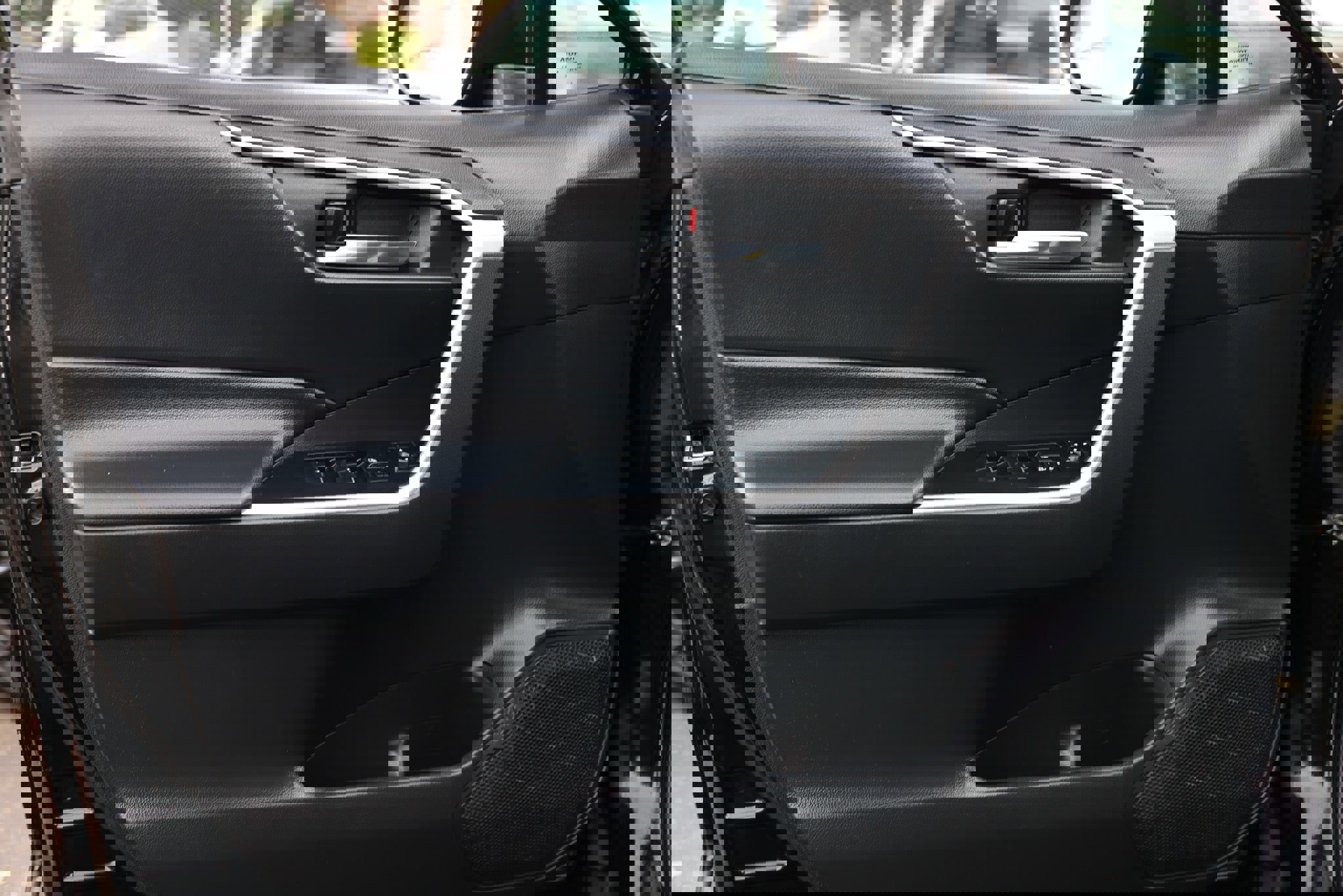 Used 2022 Toyota RAV4 XLE image 45