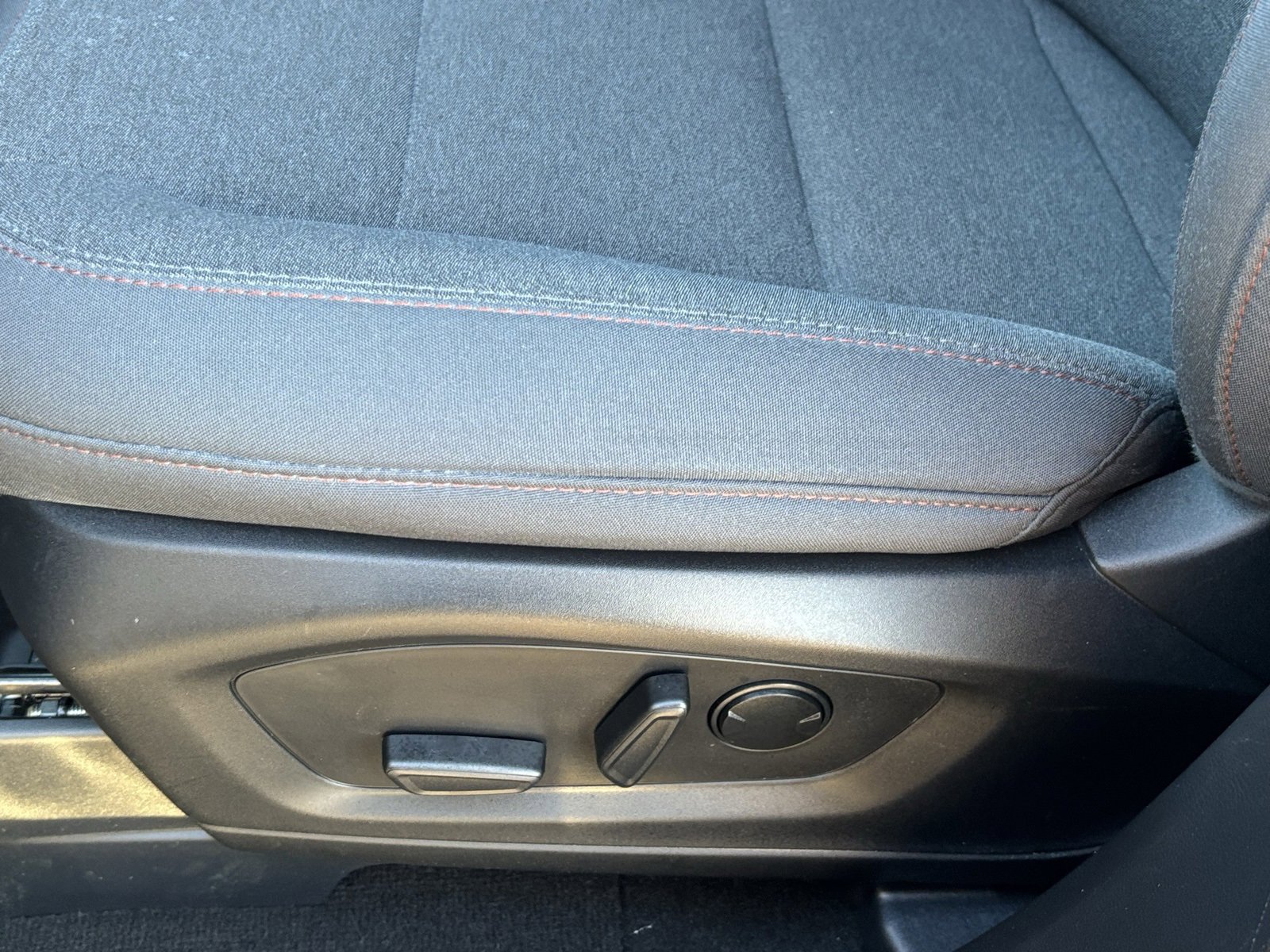 Used 2025 Ford Explorer Active image 19