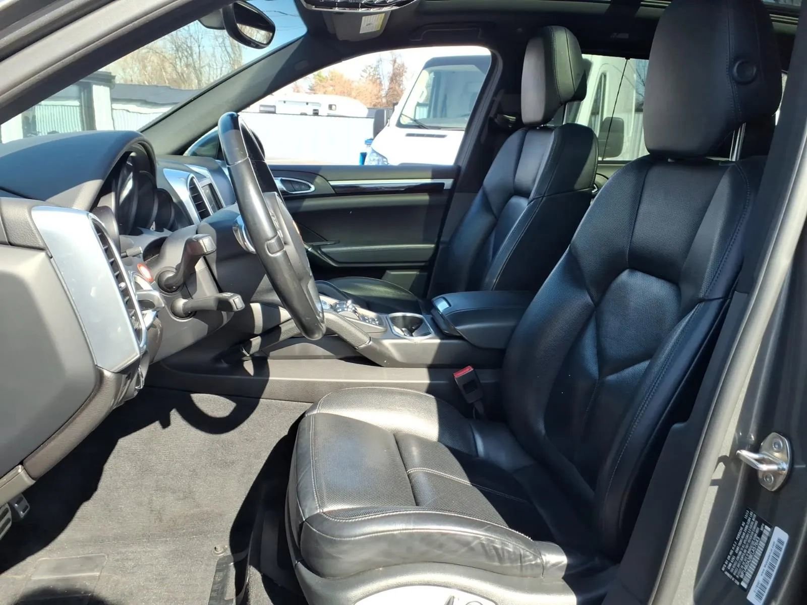 Used 2014 Porsche Cayenne S AWD/4WD image 26