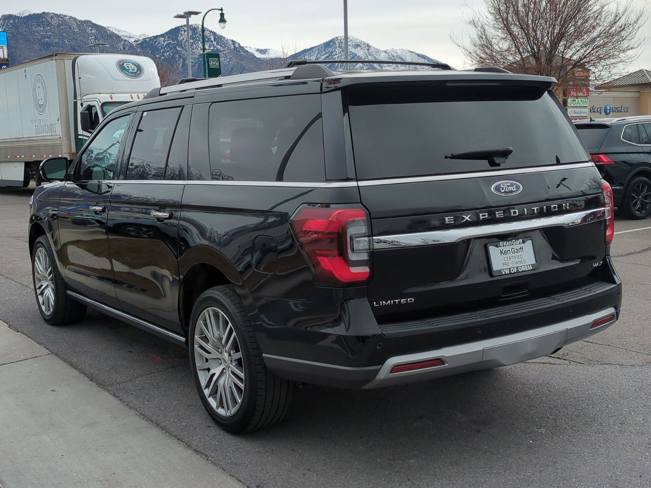 Used 2024 Ford Expedition Max Limited image 9