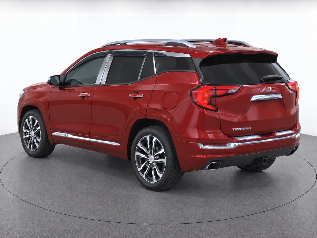 Used 2018 GMC Terrain Denali w/ Advanced Safety Package FWD image 3