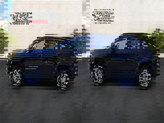 New 2025 Jeep Grand Cherokee Laredo X w/ Trailer Tow Package image 2