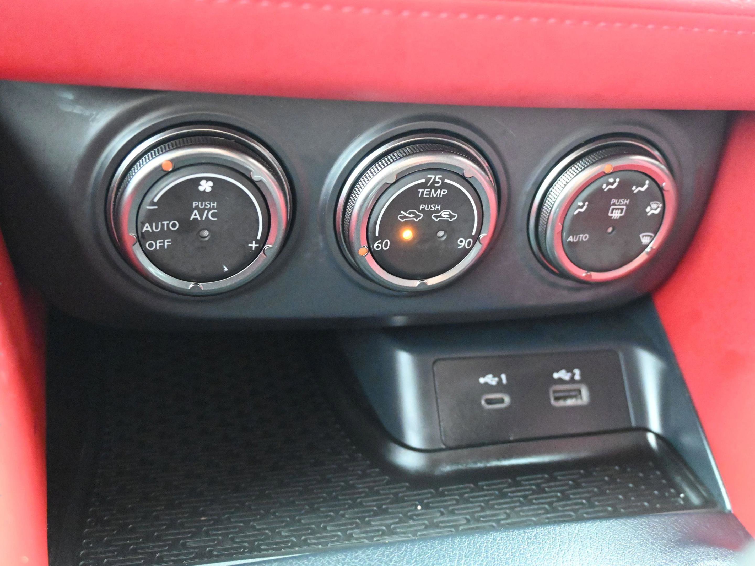 Used 2025 Nissan Z Performance w/ Floor Mat Package image 23