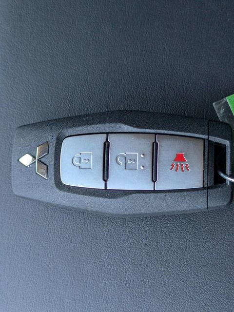 New 2026 Mitsubishi Outlander ES image 32