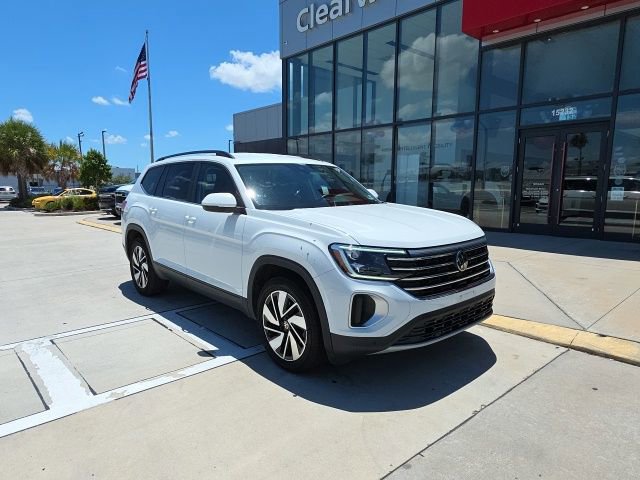 Used 2024 Volkswagen Atlas SE AWD/4WD image 2