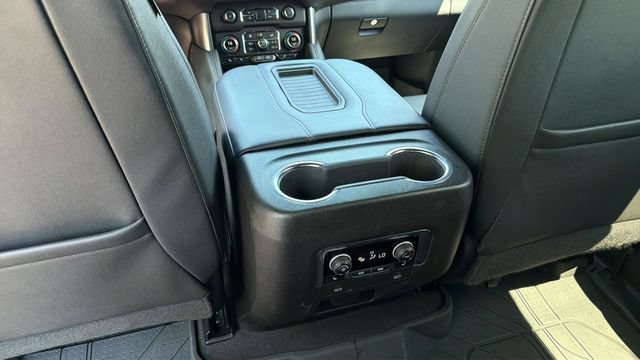 Used 2023 Chevrolet Suburban Z71 w/ Luxury Package AWD/4WD image 23