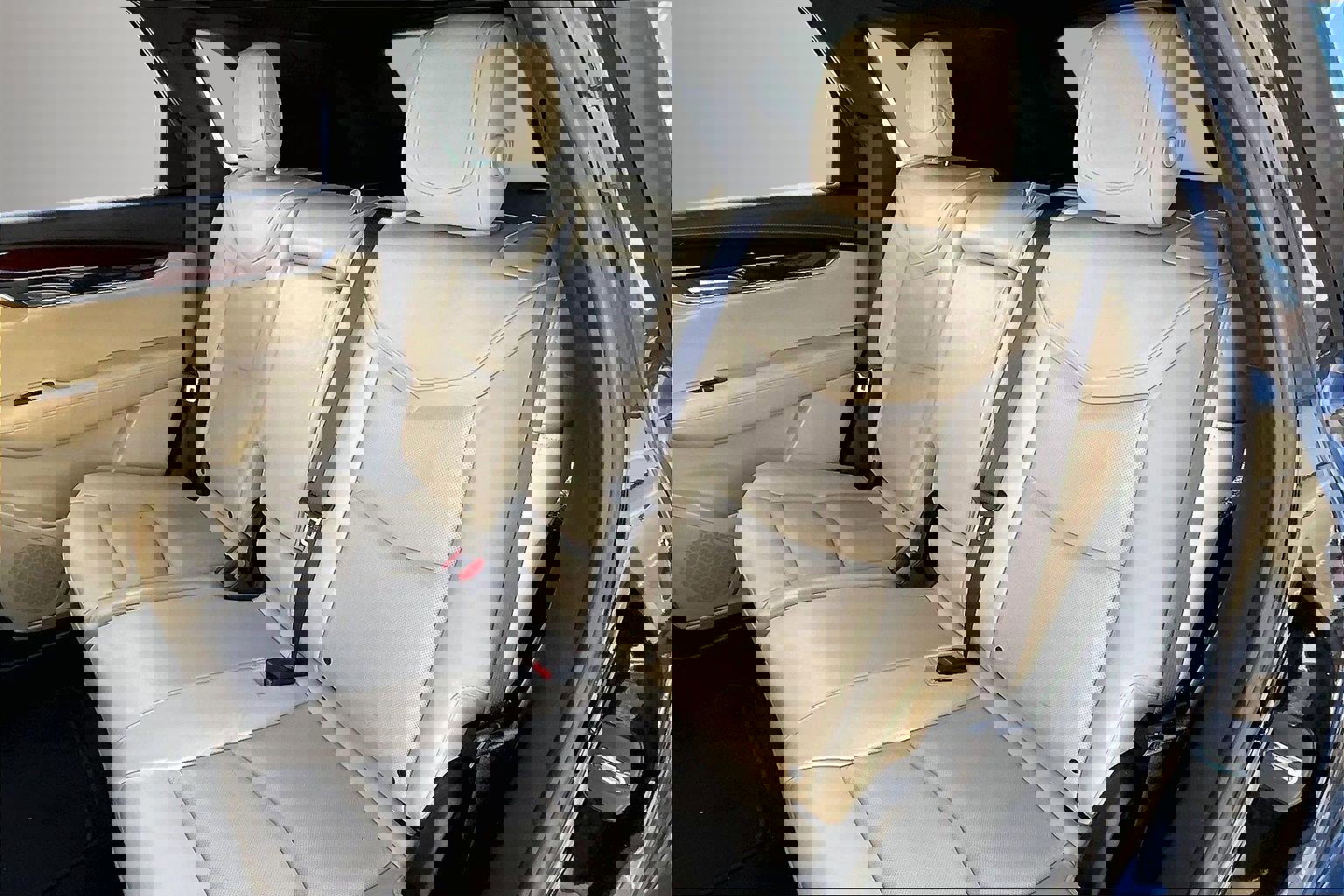 Used 2017 Cadillac XT5 Luxury w/ Driver Awareness Package image 22