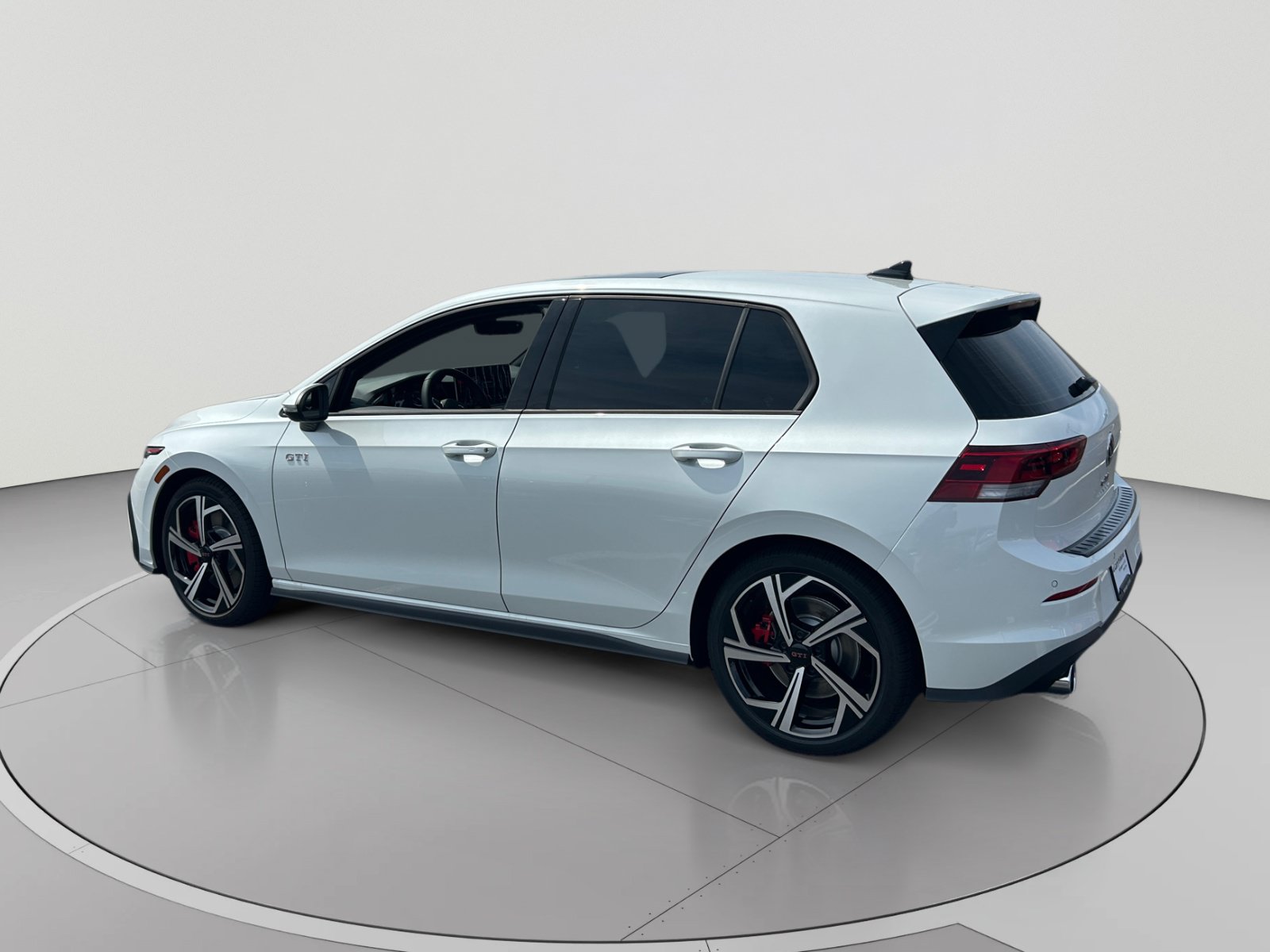 New 2026 Volkswagen Golf SE FWD image 3
