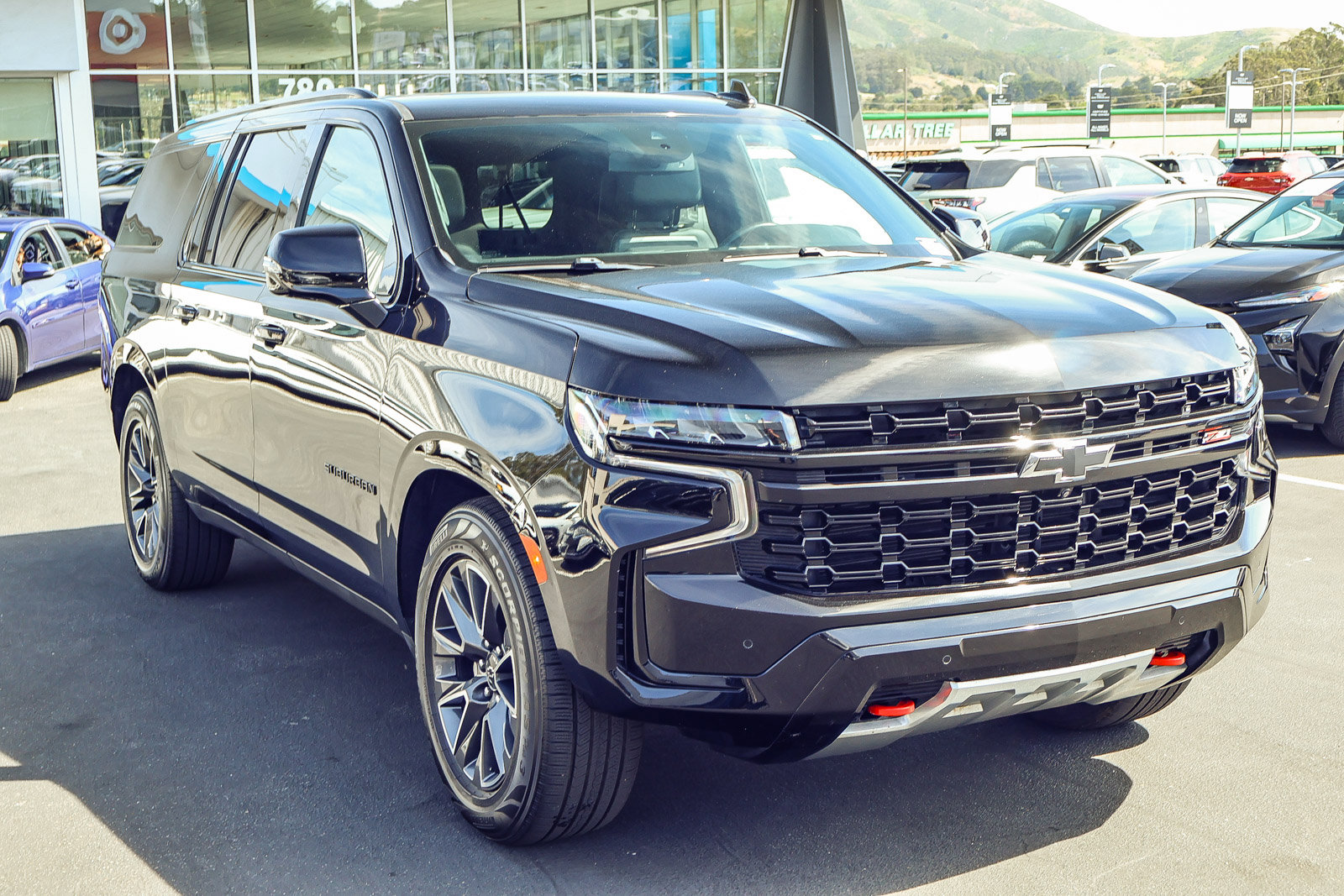 Used 2023 Chevrolet Suburban Z71 w/ Off-Road Capability Package AWD/4WD image 23