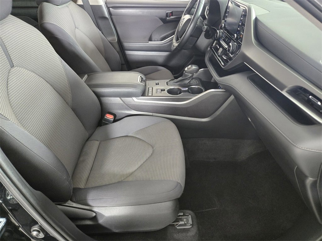 Used 2022 Toyota Highlander LE image 20
