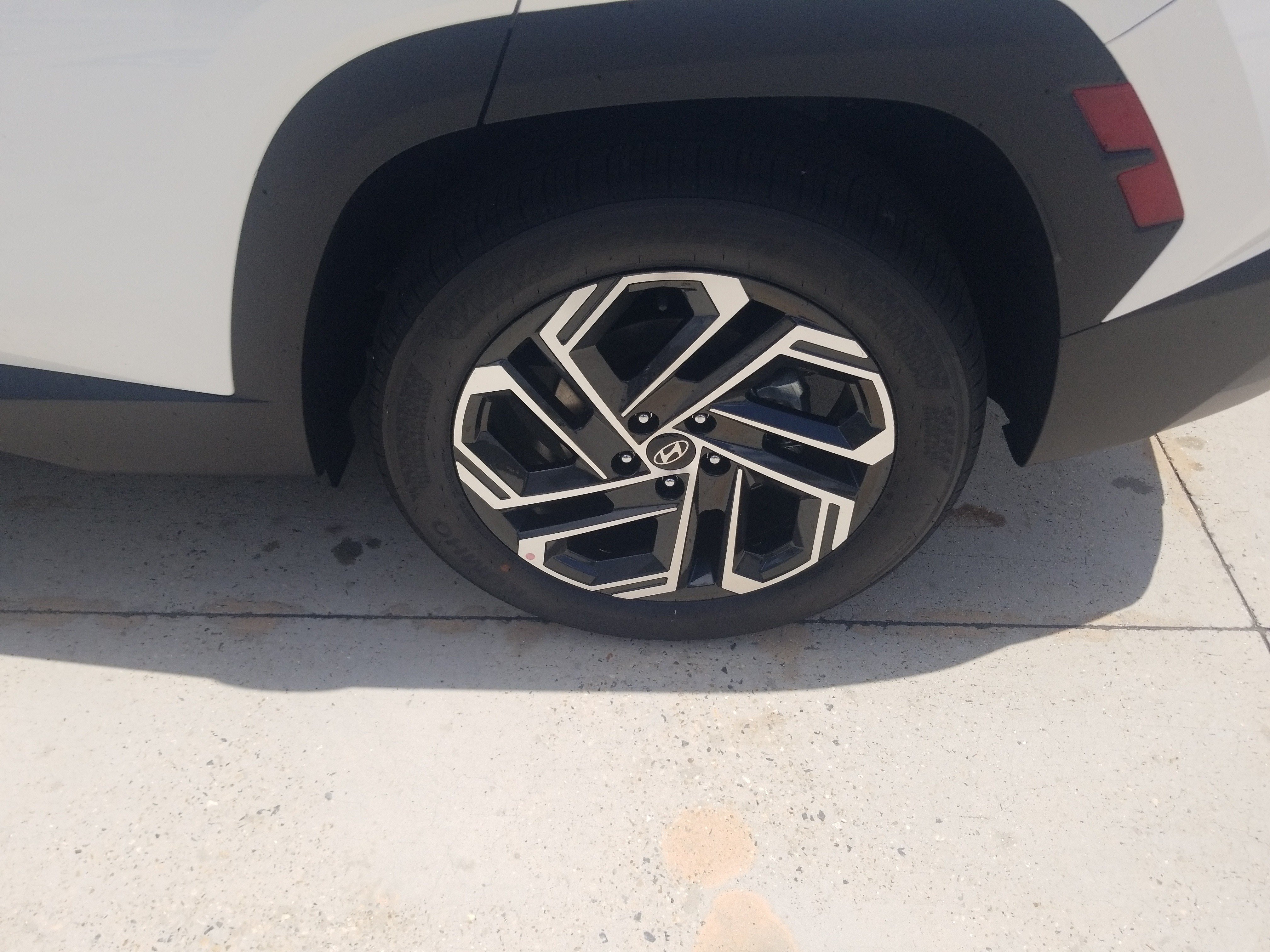 New 2026 Hyundai Tucson Limited FWD image 23