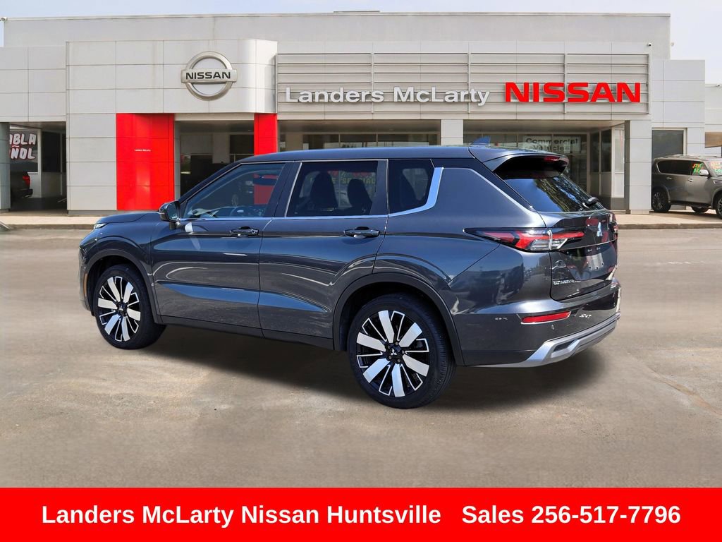 Used 2025 Mitsubishi Outlander SE FWD image 6