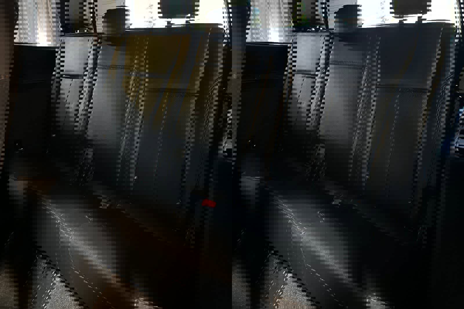 Used 2020 Ford Expedition XLT w/ Equipment Group 202A AWD/4WD image 17