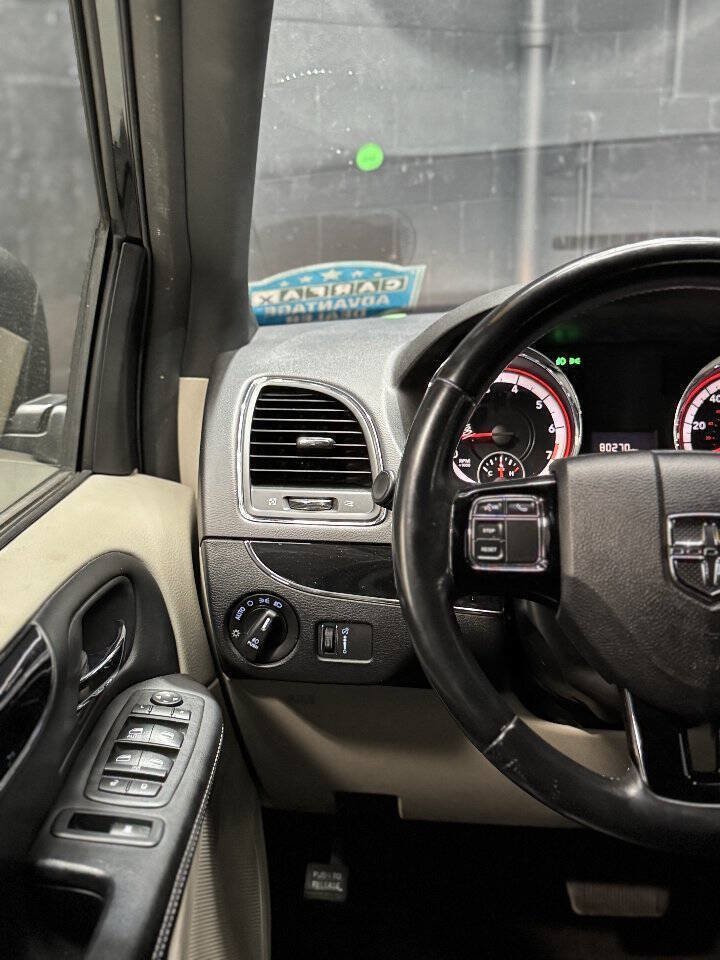 Used 2018 Dodge Grand Caravan SXT FWD image 13