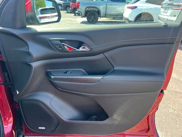 Used 2021 GMC Acadia SLT w/ Technology Package AWD/4WD image 10