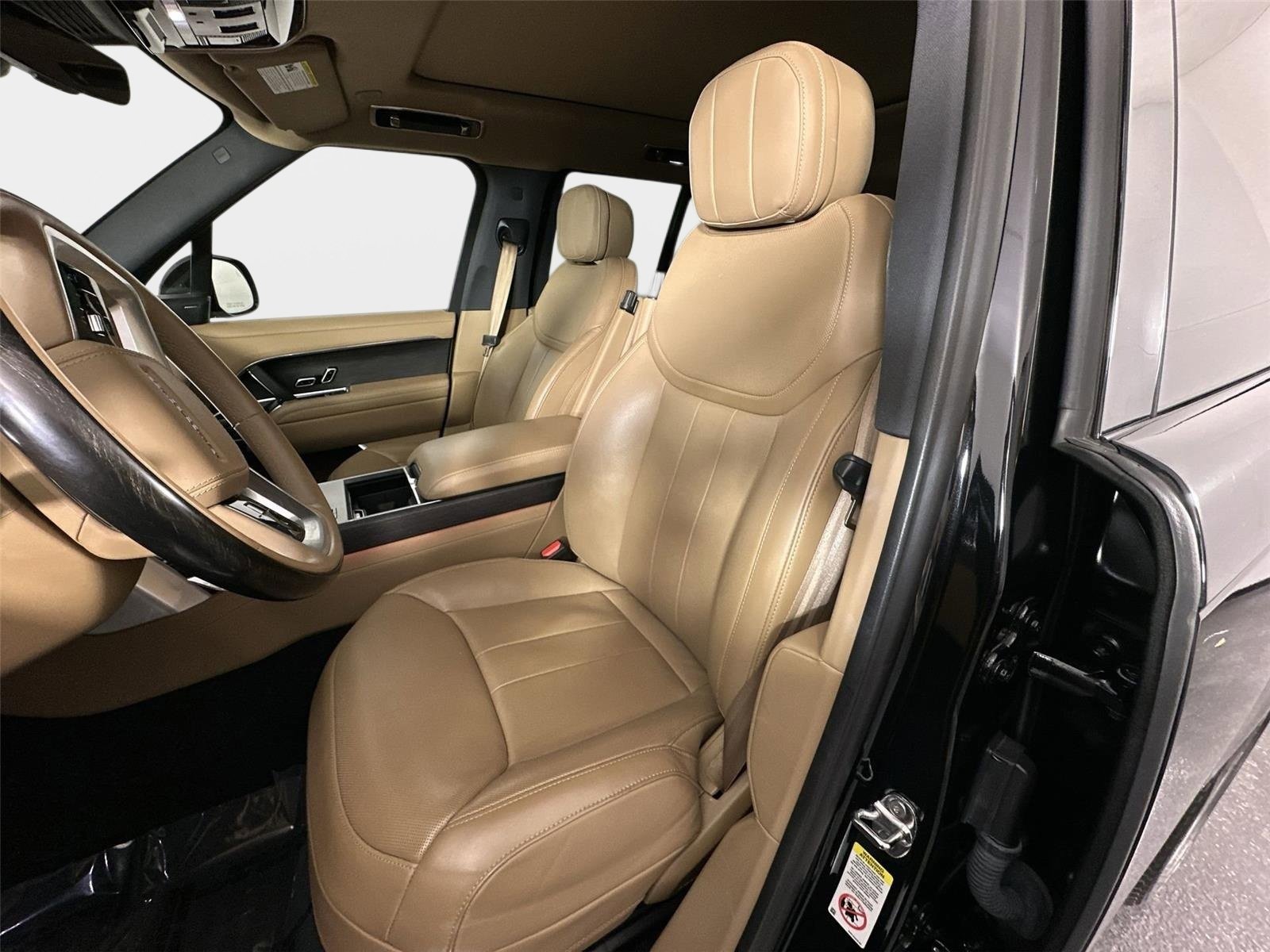 Used 2024 Land Rover Range Rover SE AWD/4WD image 11