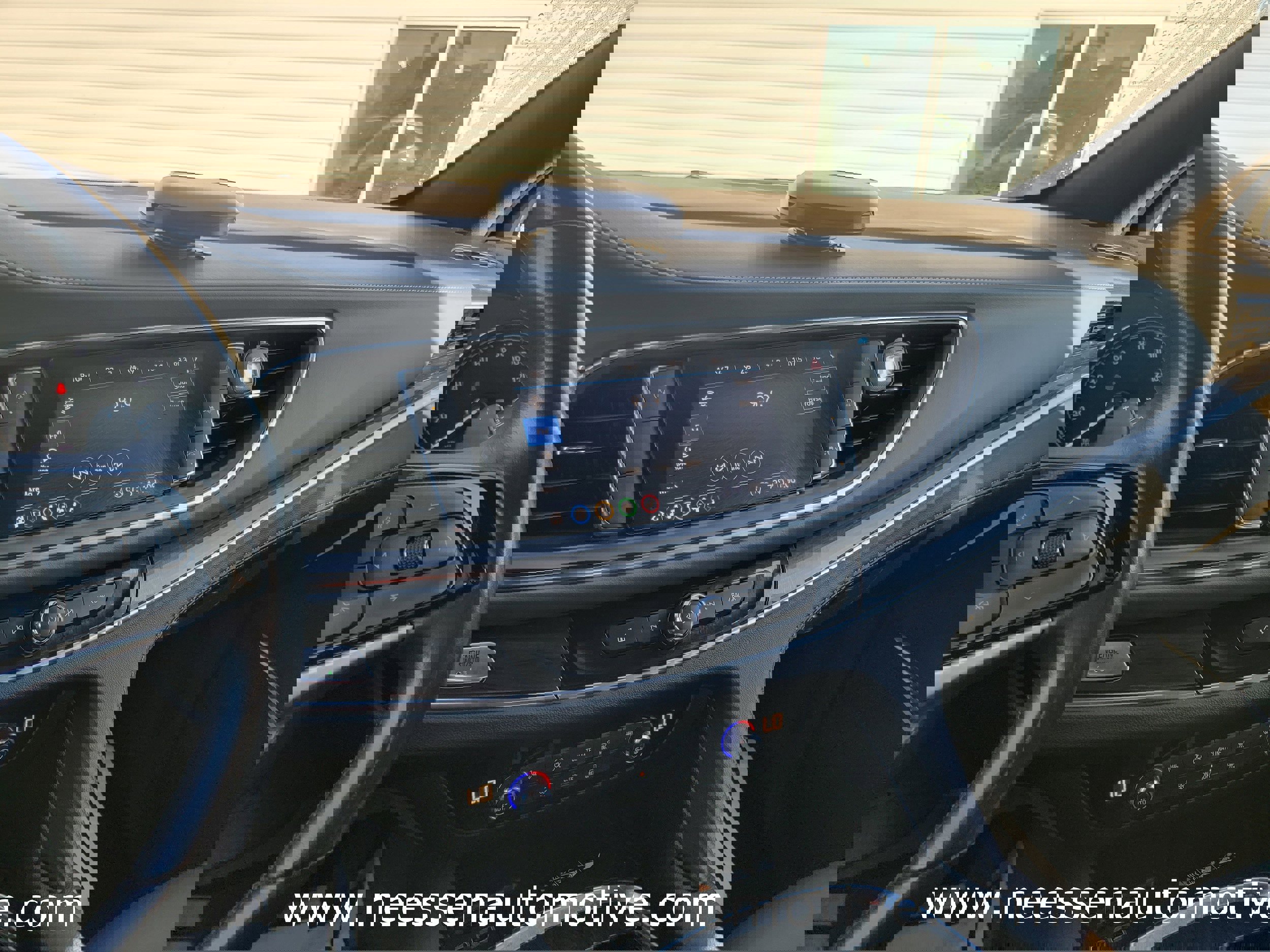 Used 2023 Buick Enclave Essence image 24