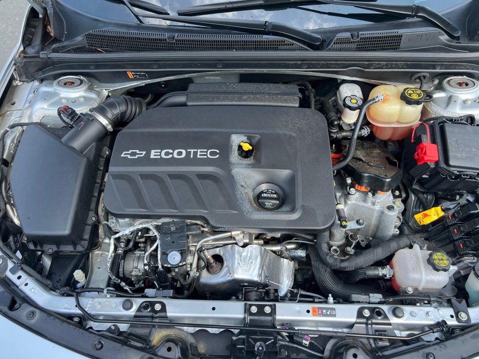 Used 2017 Chevrolet Malibu Hybrid w/ Driver Confidence Package image 20