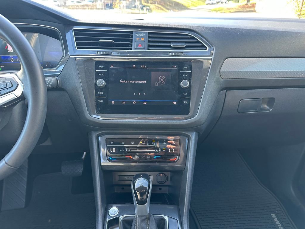 Used 2023 Volkswagen Tiguan SE image 13