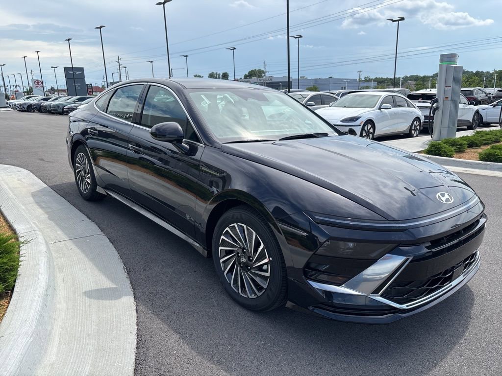 New 2025 Hyundai Sonata SEL FWD image 3