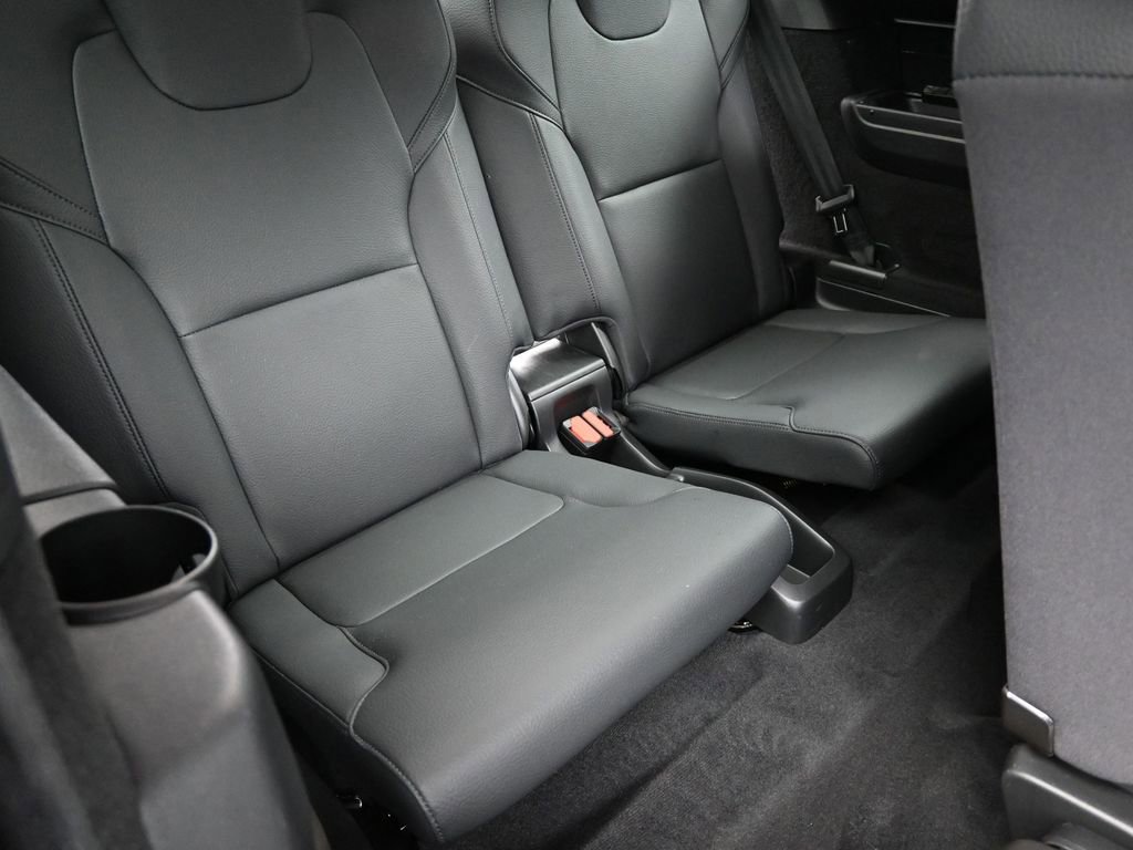 Used 2023 Volvo XC90 B6 Plus image 20