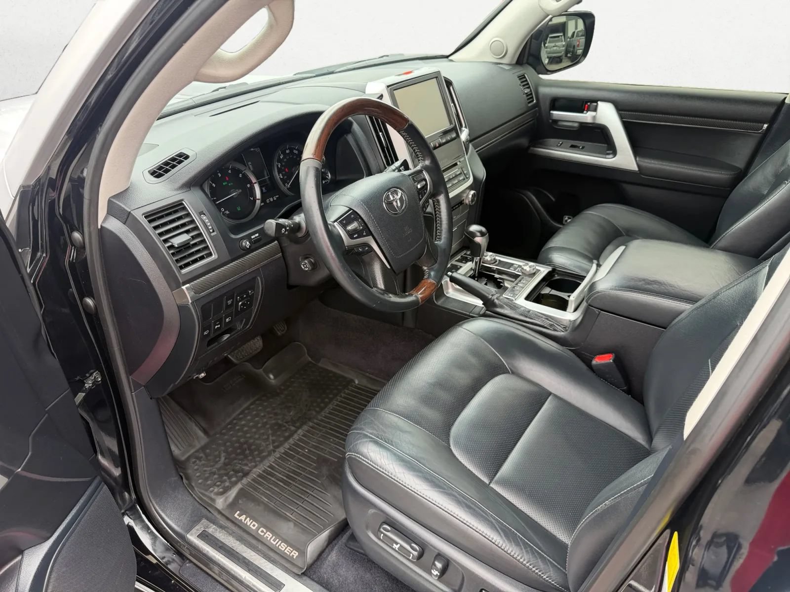 Used 2017 Toyota Land Cruiser AWD/4WD image 15