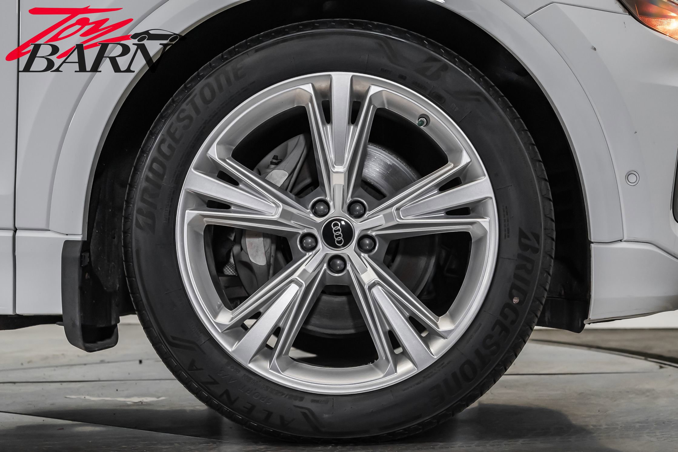 Used 2023 Audi Q8 Prestige image 16